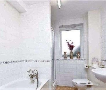 Edinburgh House, Tenterden Grove, Hendon, London, NW4 - Photo 1