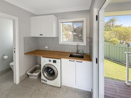 HAMPTON STYLE HOME WITH A TOUCH OF ELEGANCE - Photo 5