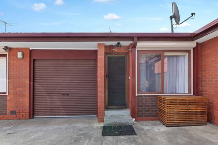 3/6 Etzel Street, Airport West VIC 3042 - Photo 5