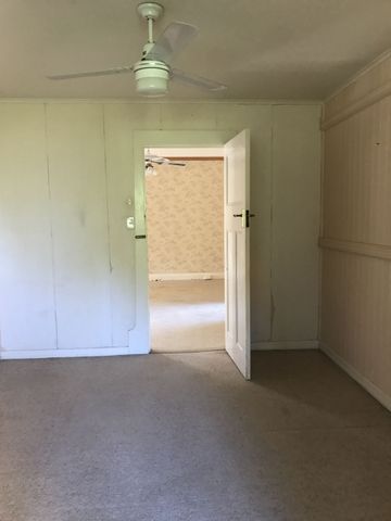 Conveniently located character home - walk to PA Hospital & public transport - Photo 4