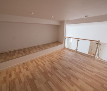 Super lækker 2-værelses med hems i midtbyen - Photo 2