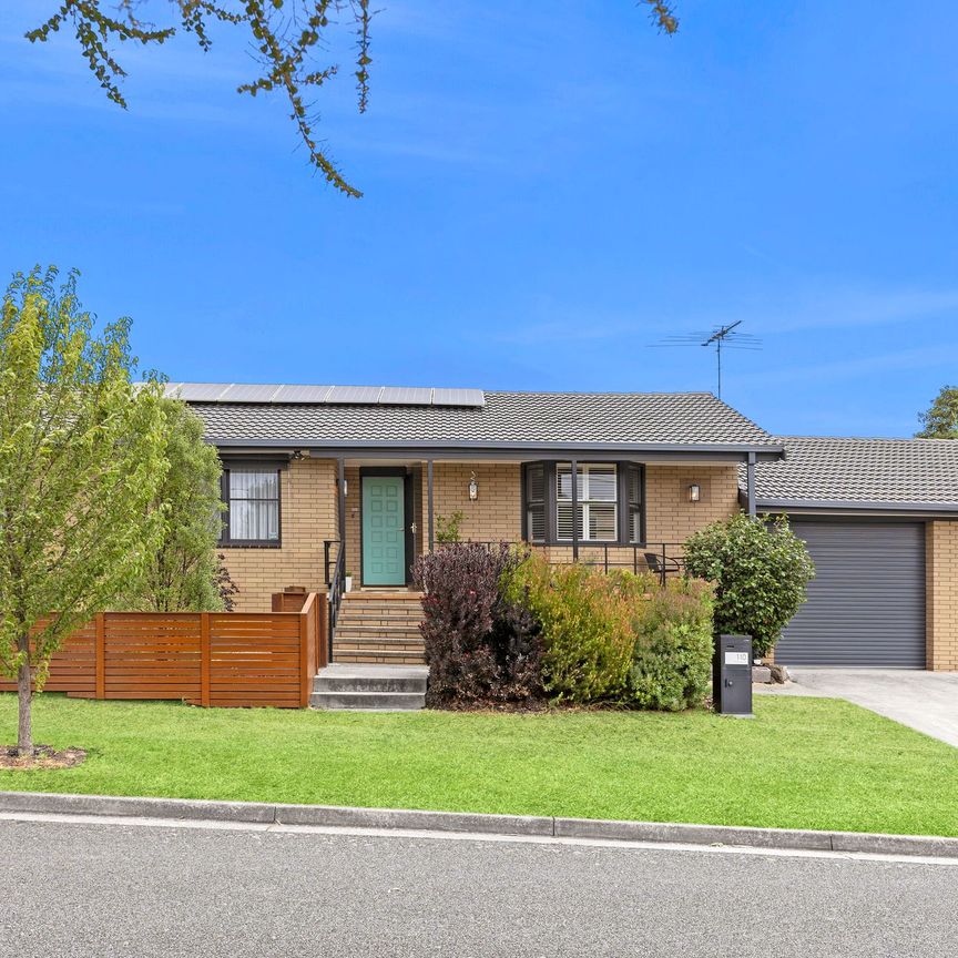 Fully Renovated - Three Bedroom Home - Corner Position - Photo 1