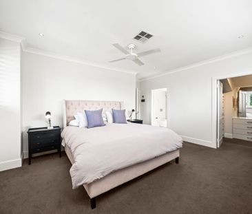 Beautifully crafted east side comfort at Roseville Park - Photo 6