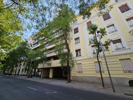 4 room luxury Flat for rent in Madrid, Spain - Photo 2
