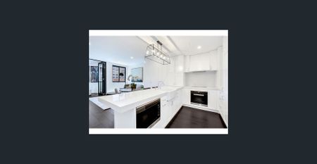 Luxury 1 Bedroom Apartment - Photo 2