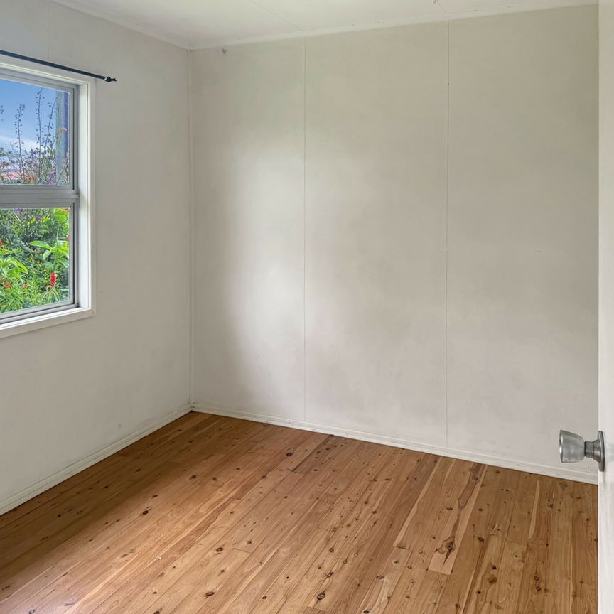 Charming 3-Bedroom Cottage - Photo 1