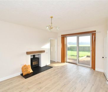 2 bedroom bungalow to rent - Photo 2