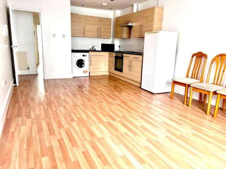 3 bedroom flat to rent - Photo 5