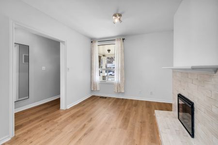 For Lease - 2346.5 Queen Street Unit# Main, Toronto, Ontario - Photo 3