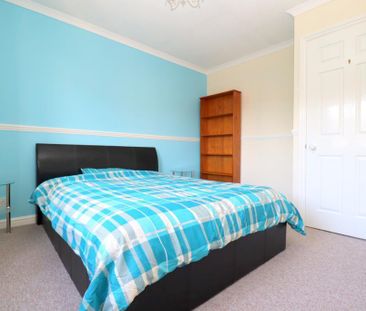 2 bedroom end of terrace house to rent - Photo 1