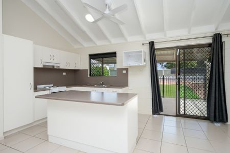 36 Deloraine Street, THURINGOWA CENTRAL - Photo 3