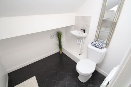 3 Bed - 19 Pennington Street, Woodhouse, Leeds - LS6 2JP - Student - Photo 3