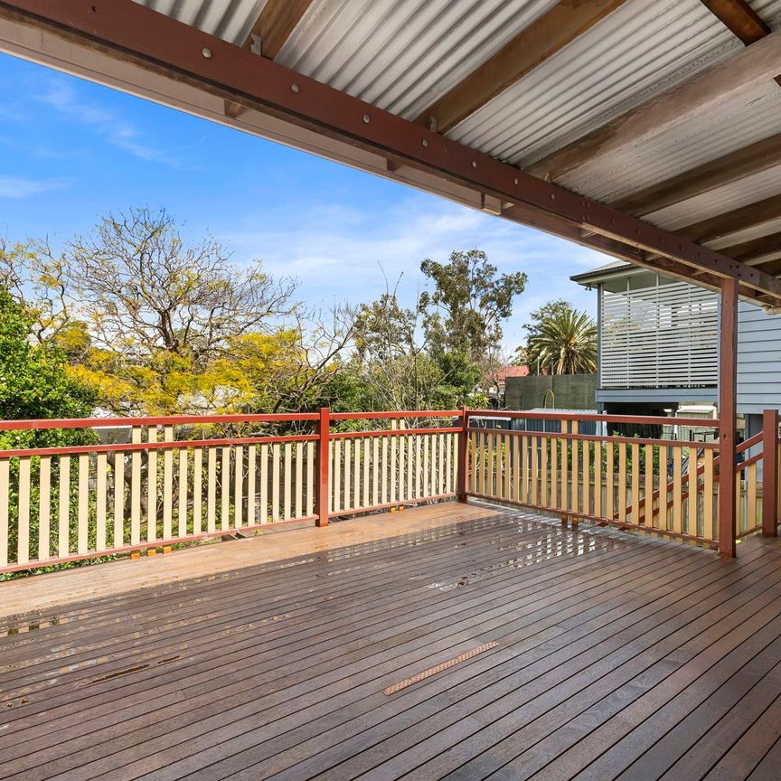 Charming Queenslander with Modern Comforts - Photo 1