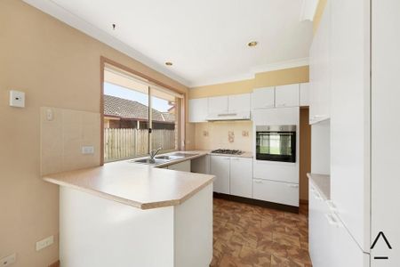 Stunning 3 Bedroom House in Sought-After Wattle Grove Location! - Photo 3