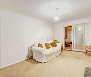 Fairfield Avenue, Datchet, Slough, SL3 - Photo 1