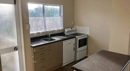 Great Three Bedroom Home, Claridge Street Comm... - Photo 4