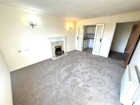 2 bedroom flat to rent - Photo 2