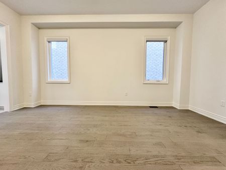 For Lease - 55 Prairie Rose Drive, Richmond Hill, Ontario - Photo 2