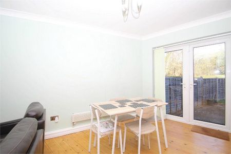 4 bedroom semi-detached house to rent - Photo 3