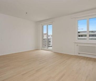 Schöne 2.5-ZW mit 2 Balkone im Zentrum von Biel - Foto 1
