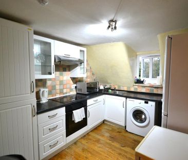 1 bedroom in a house share to rent - Photo 4