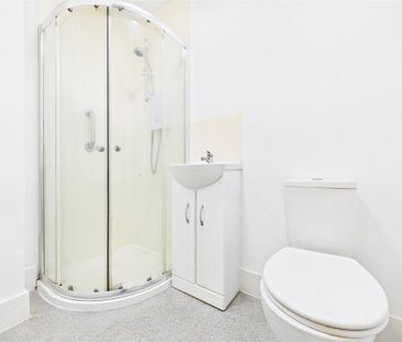 Property to rent - Photo 5