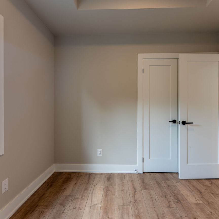 For Lease - 352 Jones Avenue Unit# 4, Toronto, Ontario - Photo 1