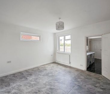 Staveley Street, Doncaster, Edlington - Photo 5