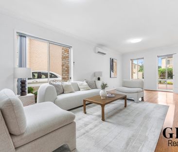 Quality, Space & Modern Comfort in a Premium Canley Vale Location ! - Photo 2