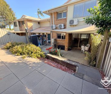 Recently Renovated Townhouse in a Convenient Zillmere Location - Photo 6
