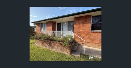 Charming and well maintained home in a great location - Photo 5