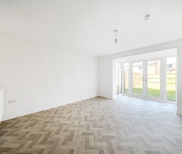 3 bedroom semi-detached house to rent - Photo 1