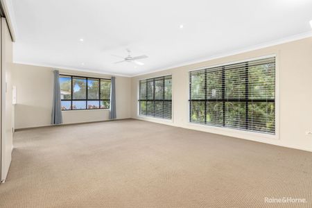 BEACHSIDE LIVING - POOL SERVICE INCLUDED - Photo 2