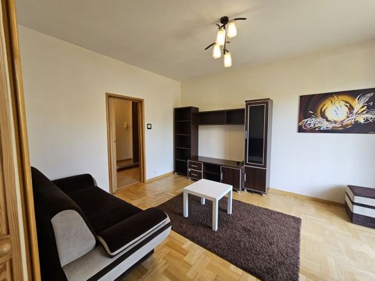 Przestronne dwupokojowe z balkonem blisko metra 54.6 m² - Photo 1