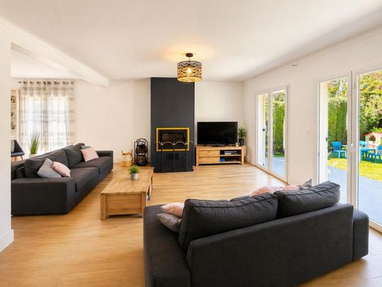 Location Maison 6 pièces 182m² DOUAI 59500 - Photo 1