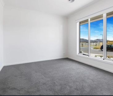 20 Nankeen Loop, Beveridge, Vic 3753 - Photo 3