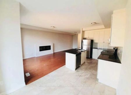 Condo Townhouse For Lease | N9261620 - Photo 5