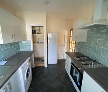 3 bedroom House To Let - Photo 2