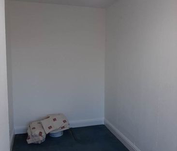 Room in a Shared House, Great West Road, TW5 - Photo 5