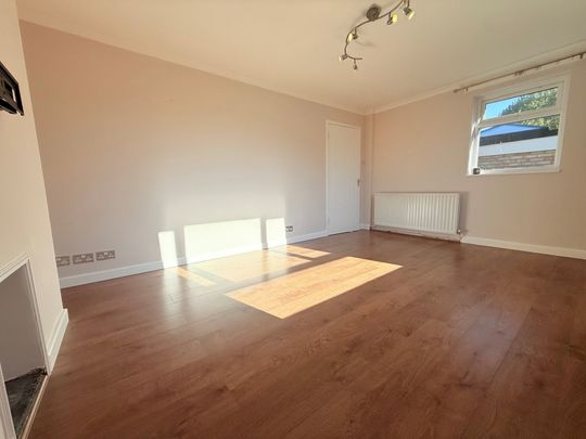 Dawley, Welwyn Garden City - Photo 1