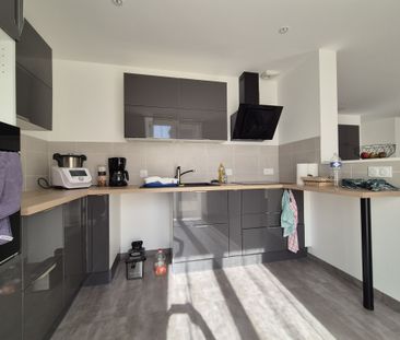 Maison 4 chambres cour et garage centre bourg - Photo 5