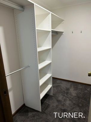 “Updated 3 bedroom Family home” - Photo 1