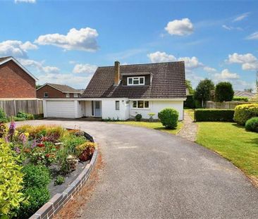 4 bedroom detached house to rent - Photo 2