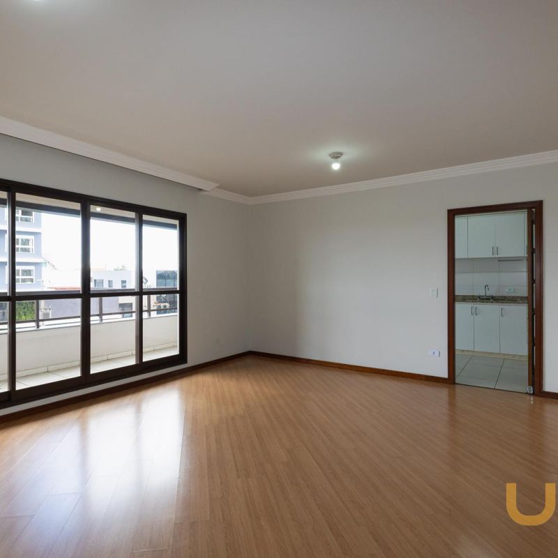 Apartamento no Cristo Rei de 249.3 m² com 3 quartos - Foto 1