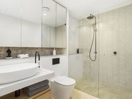 Ultra-Modern Designer Apartment with Water Views - Photo 4