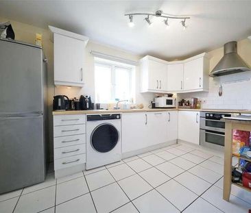 Passage Close, Wyke Regis, Weymouth, DT4 - Photo 5