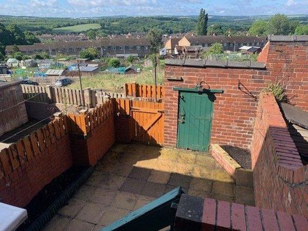 2 bedroom terraced house to rent - Photo 3