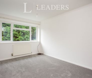 4 bedroom house to rent Grange Park, Woking, GU21 - Photo 3
