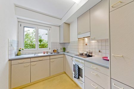 Helle Wohnung im ruhigen Birchiquartier. Neuer Mieter per 01.11.2026 gesucht - Photo 2