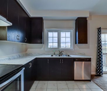 For Lease - 67 Daniele Crescent, Bradford West Gwillimbury, Ontario - Photo 2